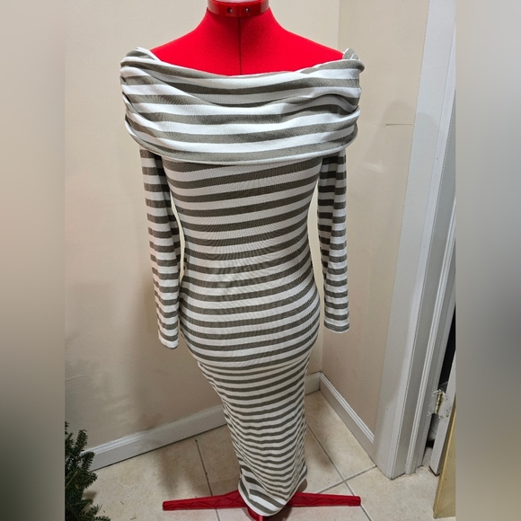 White Striped Long Sleeve Dress - Picture 2 of 6